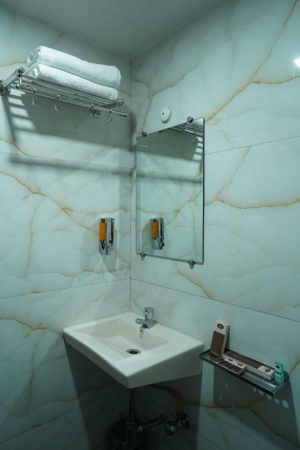Hotel Sharda Residency Mumbai Exterior foto